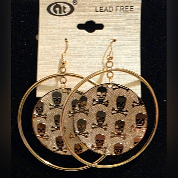 Skull Dangle Earrings - Picture 3 of 3